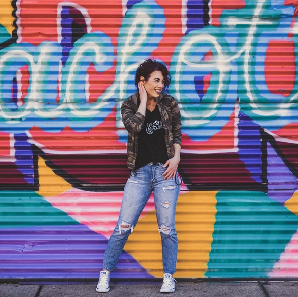 Meet your Posher, Kat - Picture 1 of 8